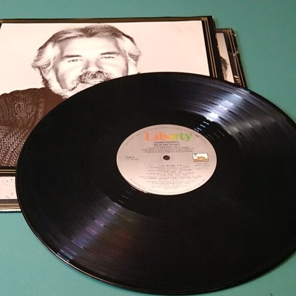 Kenny Rogers Vinyl Record - Picture 8 of 9